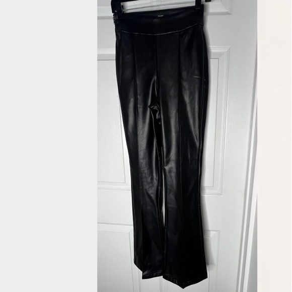 NWOT Oh Polly Faux Vegan Pleather Pants Sz 4 - Picture 3 of 11